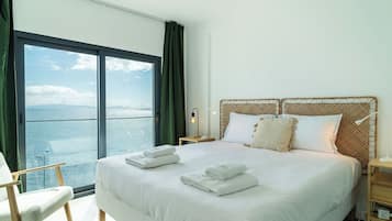 2 bedrooms, desk, iron/ironing board, Internet