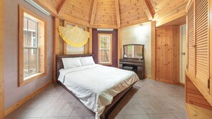 Basic-Zimmer, 1 Schlafzimmer (Deluxe 1 (Pet, BBQ, Terrace, Spa)) | 1 Schlafzimmer, kostenloses WLAN