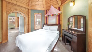 Basic Room, 1 Bedroom (Deluxe 3(Pet, BBQ, Terrace, Spa)) | 1 bedroom, free WiFi