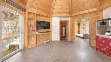 Basic Room, 1 Bedroom (Deluxe 2(Pet, BBQ, Terrace, Spa)) | 1 bedroom, free WiFi