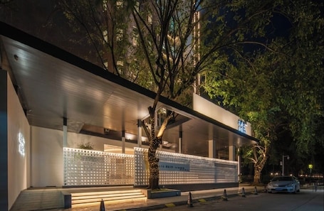Exterior. SHIJING HOTEL