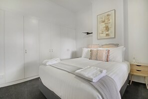 2 bedrooms, iron/ironing board, travel cot, WiFi