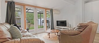 Kincaid Cottage - Cozy 2 Bed Home, CBD Location