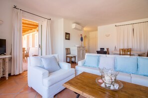 Flat-screen TV - GuestHost - Luxury Apt in Porto Cervo square with parking (Porto Cervo)