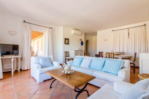 Flat-screen TV - GuestHost - Luxury Apt in Porto Cervo square with parking (Porto Cervo)