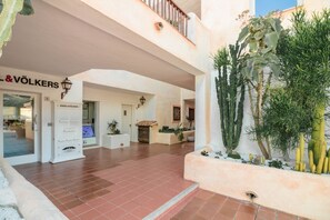 Exterior detail - GuestHost - Luxury Apt in Porto Cervo square with parking (Porto Cervo)