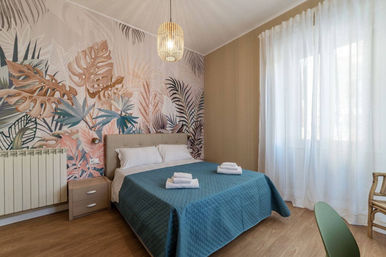 2 bedrooms, desk, iron/ironing board, WiFi