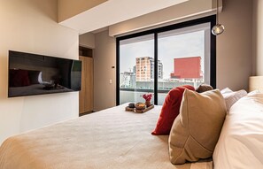 1 Schlafzimmer, Schreibtisch, Bügeleisen/Bügelbrett, Reisekinderbett