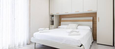 1 slaapkamer, een strijkplank/strijkijzer, wifi, beddengoed