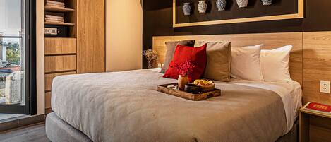 2 Schlafzimmer, Schreibtisch, Bügeleisen/Bügelbrett, Reisekinderbett