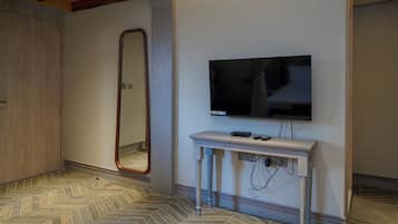 Desk, rollaway beds, free WiFi, bed sheets