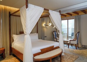 Desk, rollaway beds, free WiFi, bed sheets - Maison de Zen (Ooty)