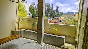 Zen Swing Suite | Exterior