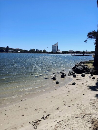 Koombana Bay beach Homestay