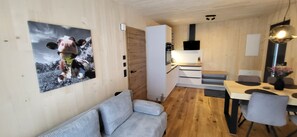 Living area - Apartment GöllGlück, 40 m², 1-2 pers., bedroom, living room, shower/WC, terrace (Bischofswiesen)