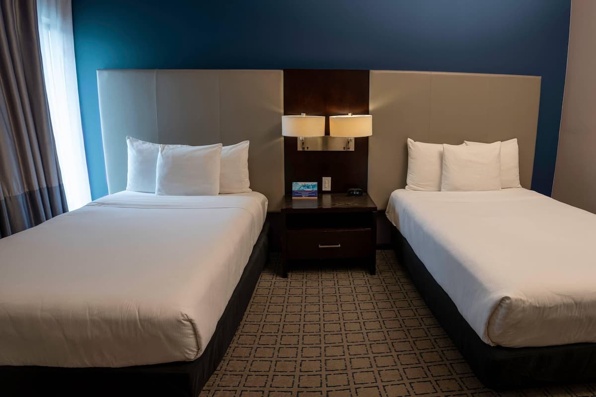 Minibar, in-room safe, soundproofing, iron/ironing board