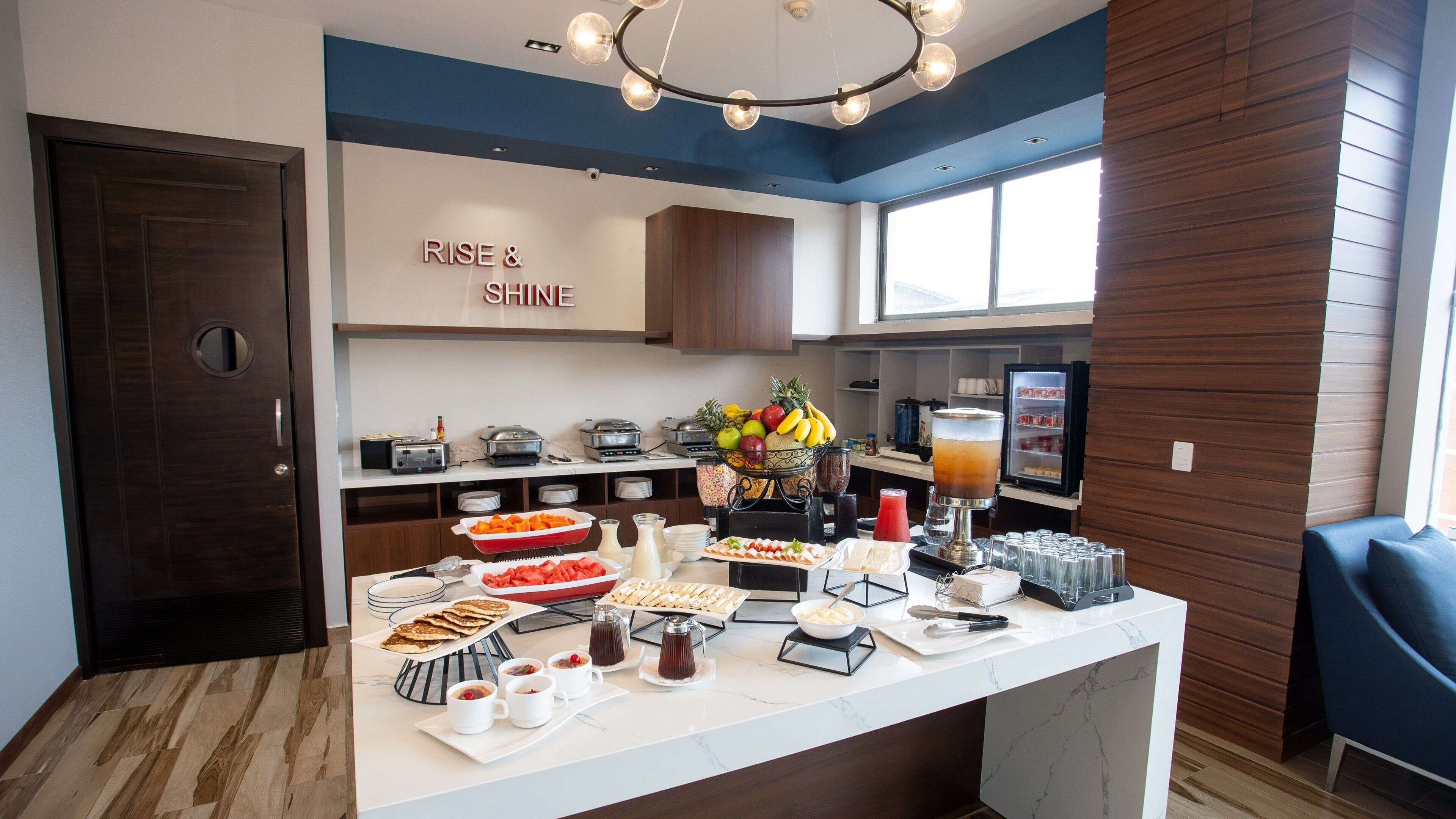 Desayuno bufé gratuito y diario