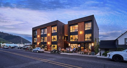 Two-bedroom suite-located downtown White Salmon, suite 4