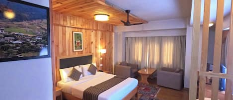 Executive Room | Memory-foam beds, minibar, in-room safe, individually decorated
