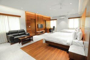 家庭套房 | 1 多间卧室、高档床上用品、特色家居、笔记本电脑工作区
