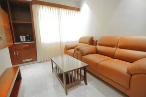 Luxury Suite | Living area - Hotel Lakshmi Towers (Kangayam)