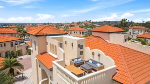 Terrace/patio - Scenic 3BR Villa w/ Balcony, Deck & Golf View at La Vita Bella by Bocobay (Noord)