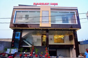 Laptop workspace, free WiFi - Hotel Raghav Inn  (Faizabad)