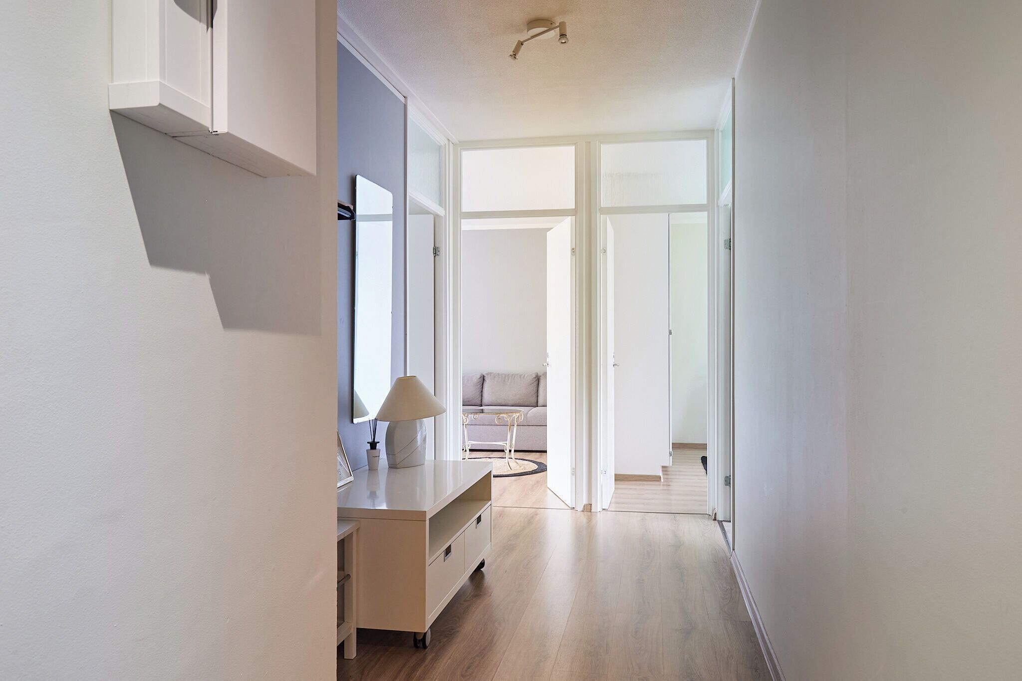 Perhehuoneisto, parveke, näköala pihalle | 2 makuuhuonetta, äänieristys