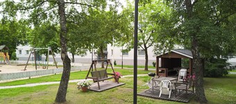 2BR Apt in Quiet Neighborhood 