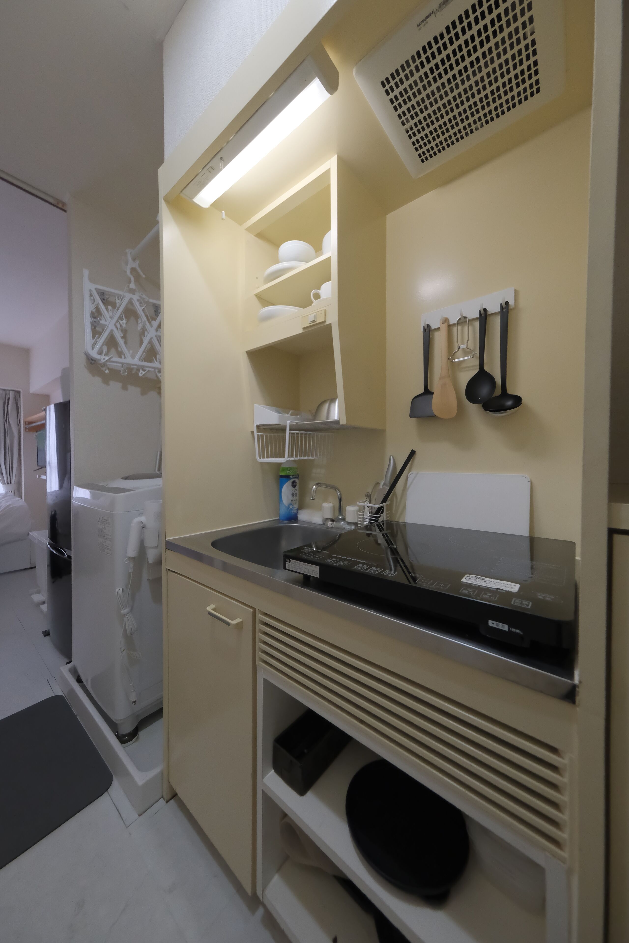 Fridge, microwave, stovetop, electric kettle