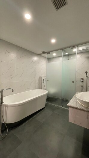 Bathroom - Pristine Pavilion Hotel (Shillong)