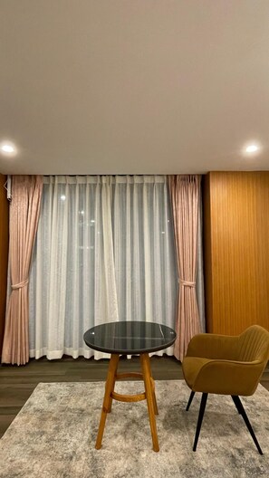 Executive Suite | Living area