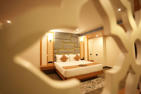 1 habitación, escritorio y espacio para trabajar con laptop