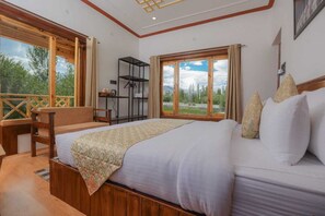 Skrivebord, skrivebord for bærbar PC og wi-fi (inkludert)