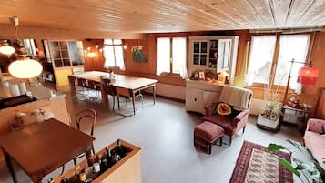Casa, 6 habitaciones, balcón, vista al jardín | Sala de estar