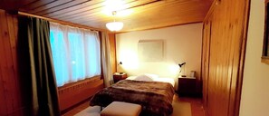 Talo, 6 makuuhuonetta, parveke, näköala puutarhaan | 6 makuuhuonetta