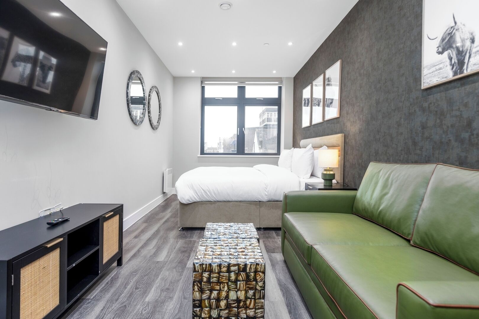 2 bedrooms, desk, iron/ironing board, travel crib