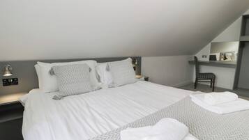 2 bedrooms, individually decorated, individually furnished, free WiFi