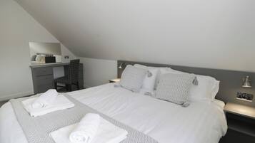 2 habitaciones, decoración personalizada y muebles diferentes