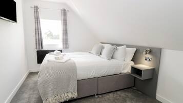 2 phòng ngủ, trang trí khác biệt