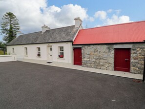Exterior - Mary's Cottage (Riverstown)