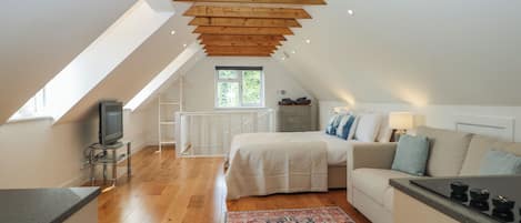1 habitación, decoración personalizada y muebles diferentes