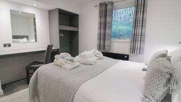 2 phòng ngủ, trang trí khác biệt