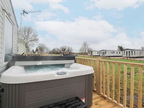 Outdoor spa tub - Giorgio (Preston)