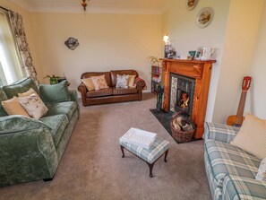 Fireplace - Betty's Farm Cottage (Enniskillen)