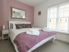 2 bedrooms, individually decorated, individually furnished, free WiFi - The Lobster Pot (Weymouth)