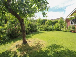 Cottage | Property grounds