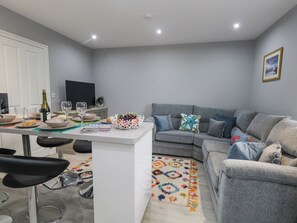 Dining - Dolly Dream (Weymouth)