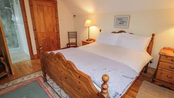 4 bedrooms, individually decorated, individually furnished, free WiFi