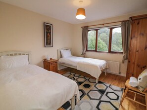 4 camere, con stile personalizzato, con arredamento individuale